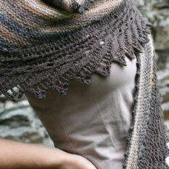Maenad Shawl Pattern(Maenad) -Stolen Yarn Store maenad 5