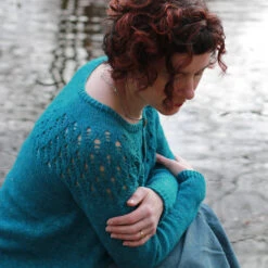 Holly Blue Cardigan Pattern(Holly Blue Cardigan Pattern) -Stolen Yarn Store park2