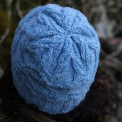 Project Workshop | Taffy Twist Hat(Project Workshop Taffy Twist Hat) -Stolen Yarn Store taffysquare3 6954f148 d49d 4677 adc5 50a6030dc79b