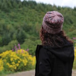 Wobble Wave Hat Pattern(Wobble Wave Hat) -Stolen Yarn Store wobble2